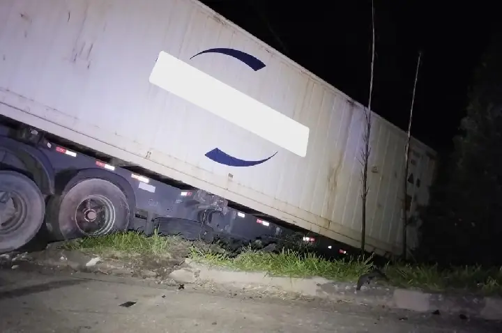 Acidente em via estadual deixa uma pessoa morta em Pedro de Toledo/SP