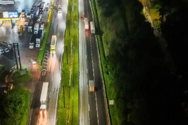 Arteris conclui nova iluminação em 35 km da Rodovia Régis Bittencourt