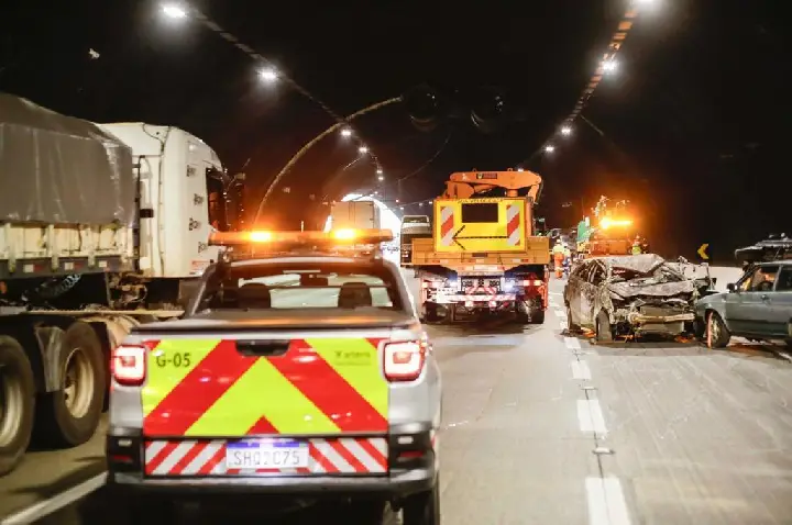 Concessionária realiza simulado de acidente com motociclista na Régis Bittencourt