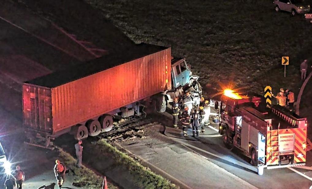 Duas pessoas morrem em acidente na Anhanguera, em Limeira/SP