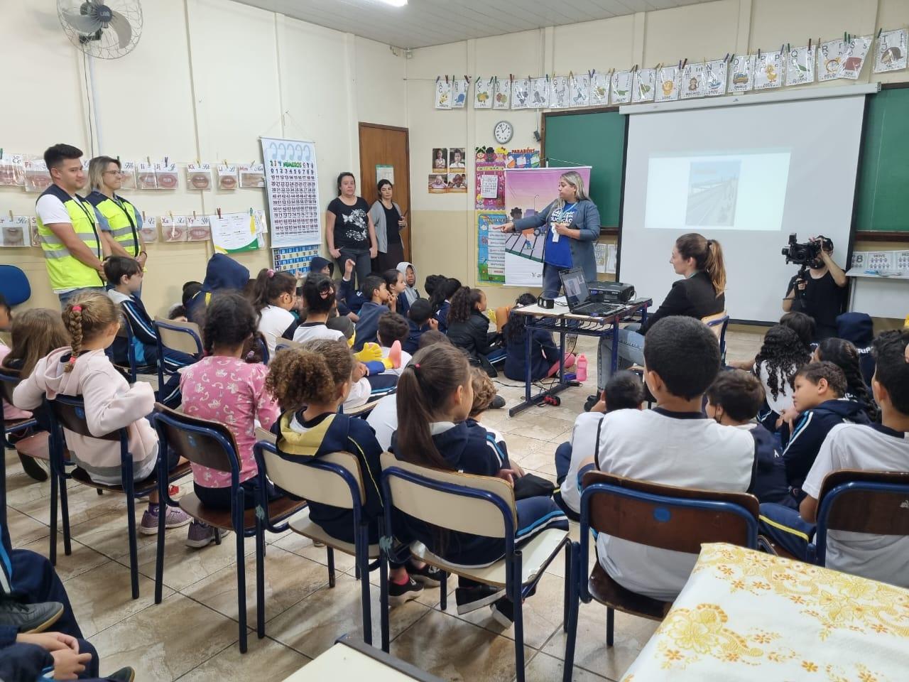 Arteris Fernão Dias promove concurso de cartão de Natal com temas de segurança e meio ambiente