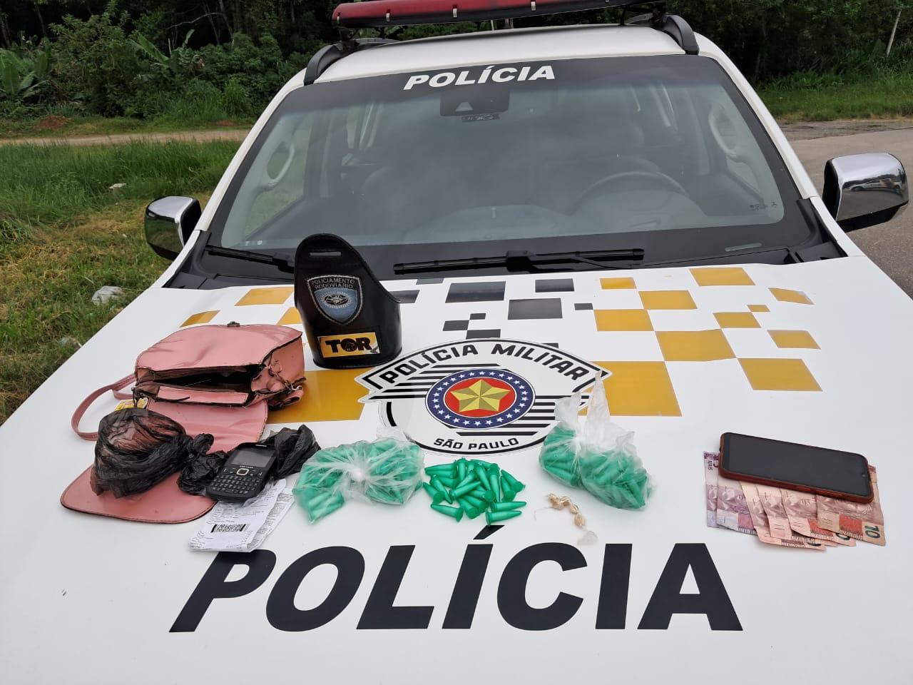 PMRv prende mulher portando drogas em Itariri/SP