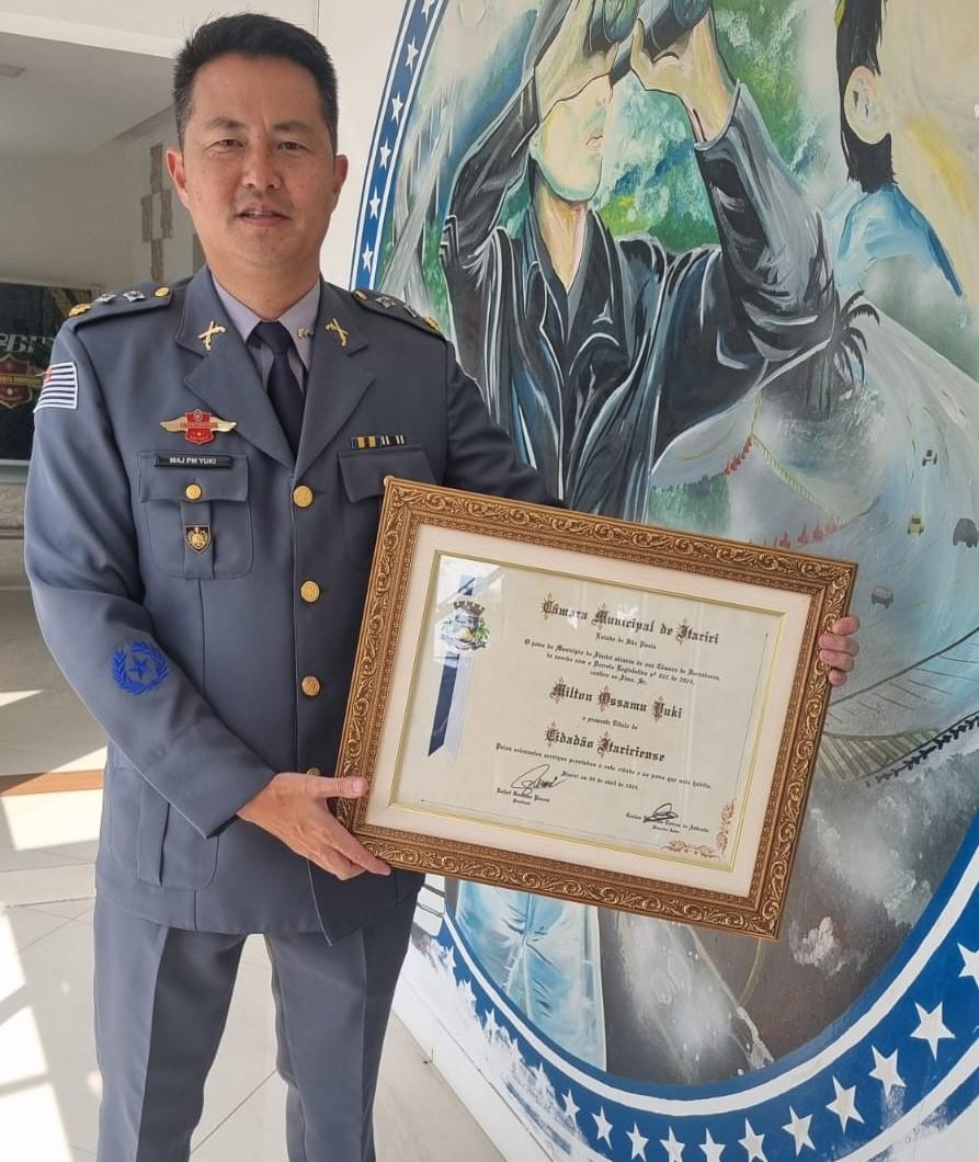 Comandante Interino do 1º BPRv recebe título de cidadão Itarirense