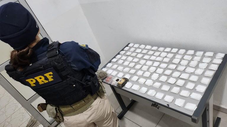 PRF prende dupla com grande quantidade de drogas, após perseguição e acidente na Fernão Dias