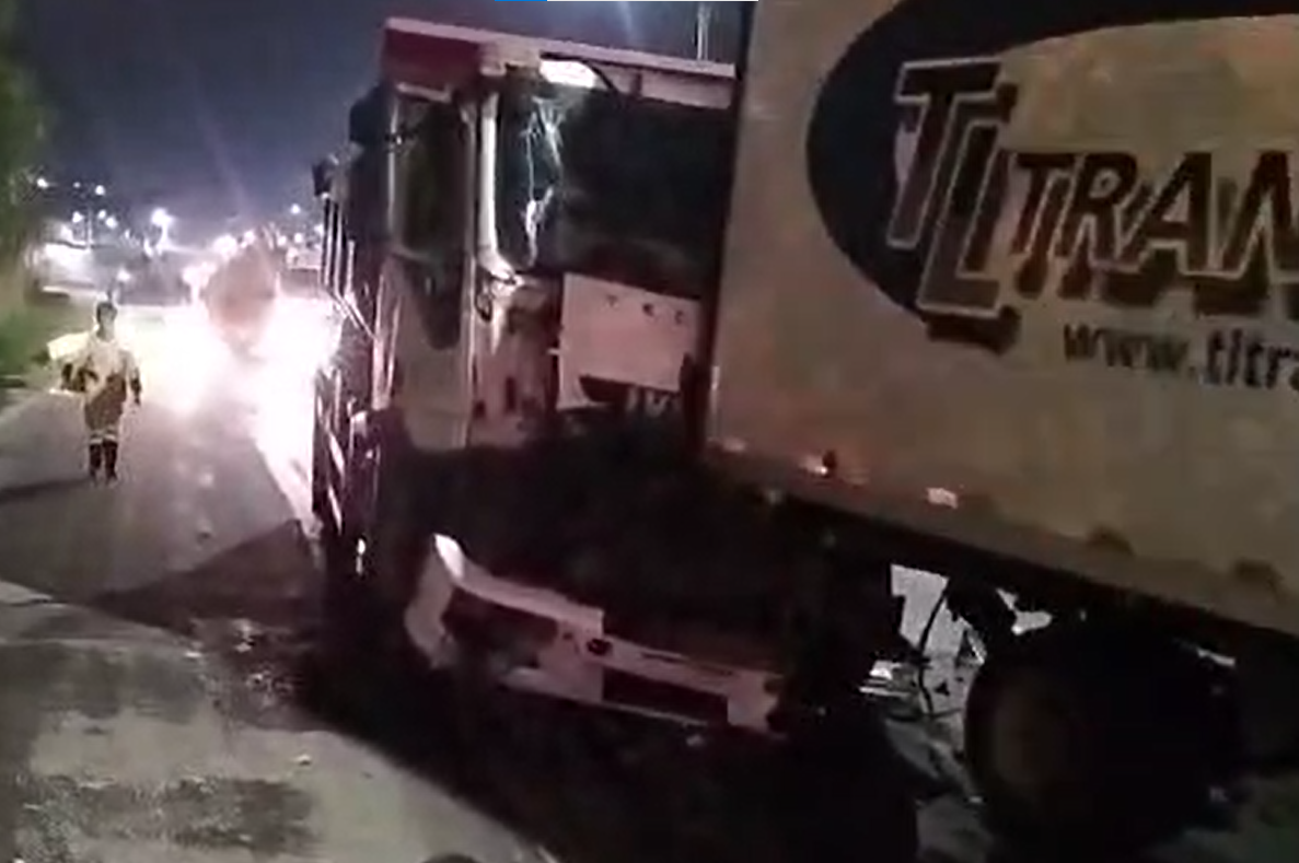Engavetamento com três caminhões interdita a pista norte da BR-381, em Atibaia/SP