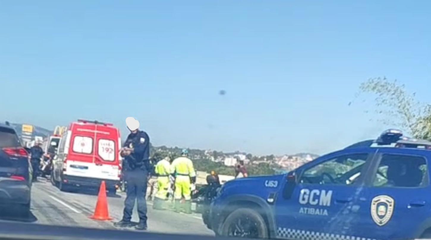 Acidente entre três veículos causa congestionamento em trecho paulista da BR-381