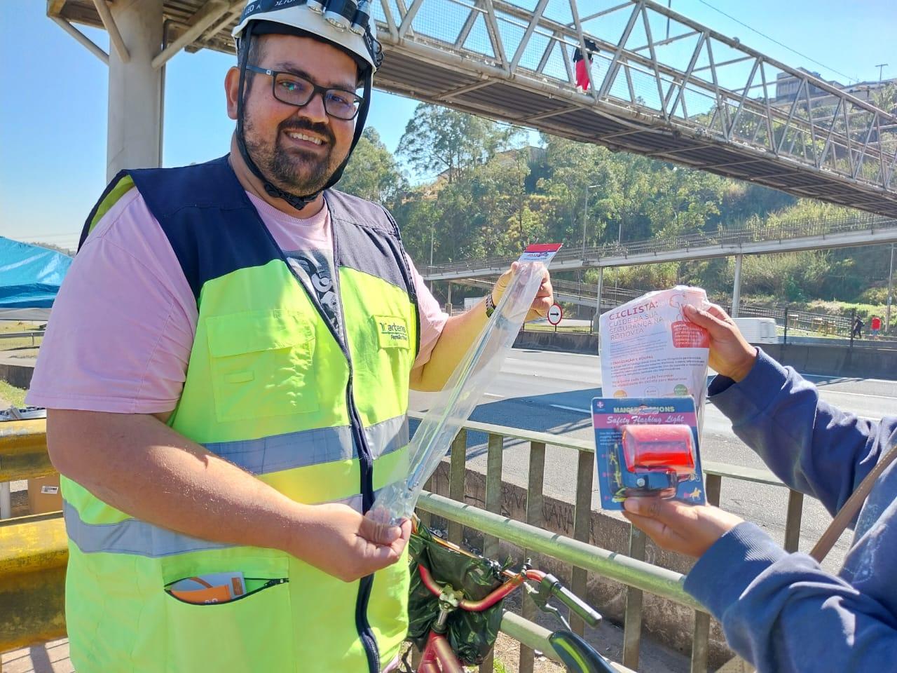 Arteris Fernão Dias realiza ações educativas para pedestres e ciclistas na região paulista