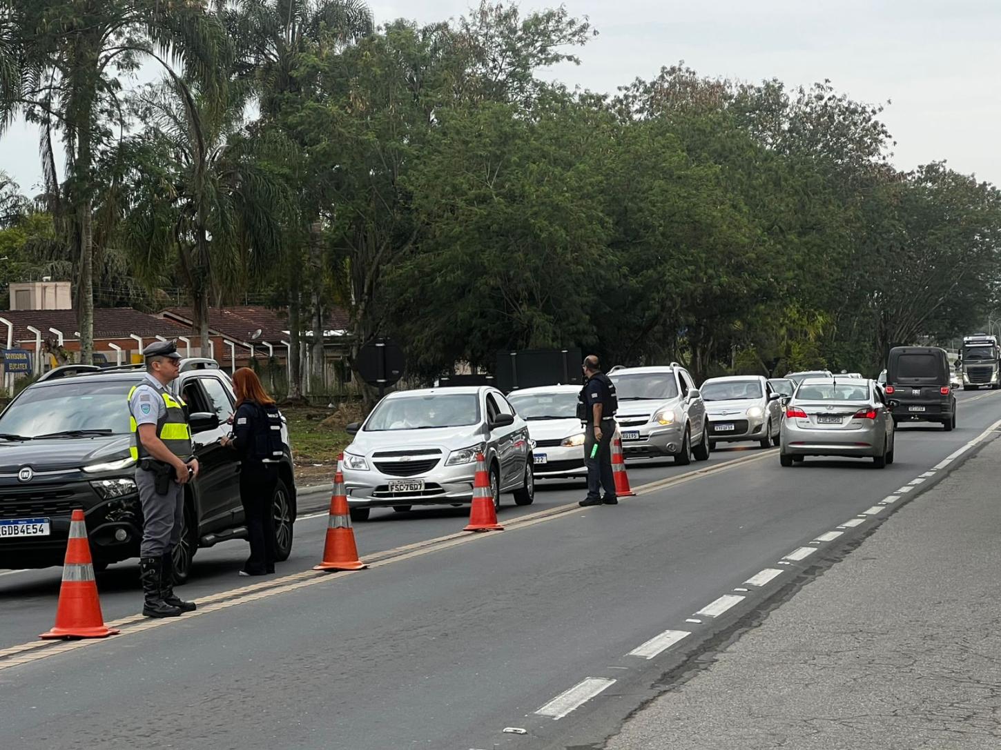 Em operação, PM Rodoviária prende homem por embriaguez ao volante no Vale do Ribeira