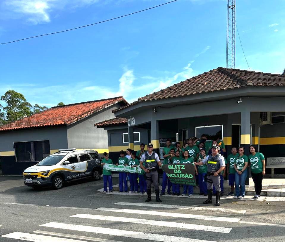 PMRv promove ação do Setembro Verde com alunos da APAE em Pariquera-Açu