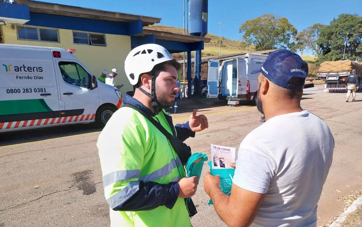 Uso do cinto de segurança ainda desafia motoristas na Fernão Dias