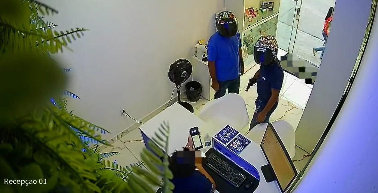 Polícia Civil identifica e indicia dupla por roubo a loja de eletrônicos em Pariquera-Açu