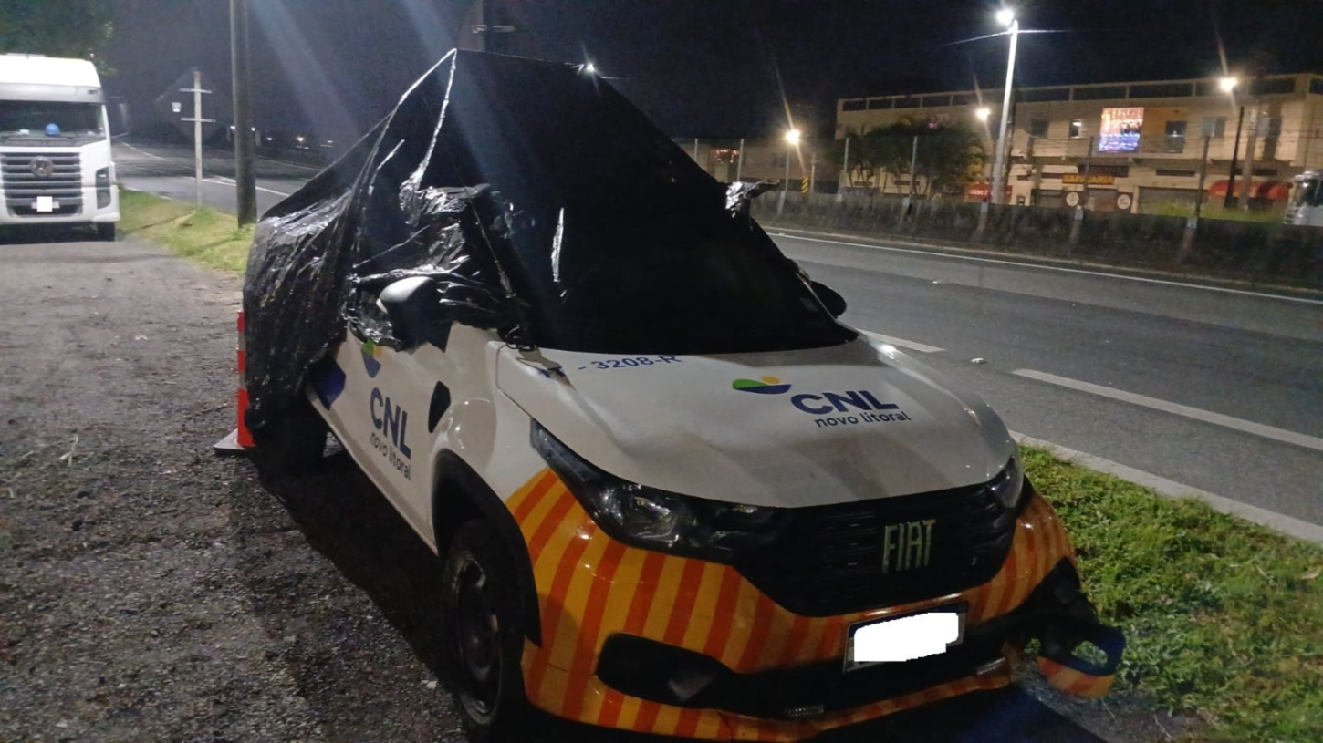 Colisão com quatro veículos deixa dois feridos na Padre Manoel da Nóbrega, em Peruíbe/SP