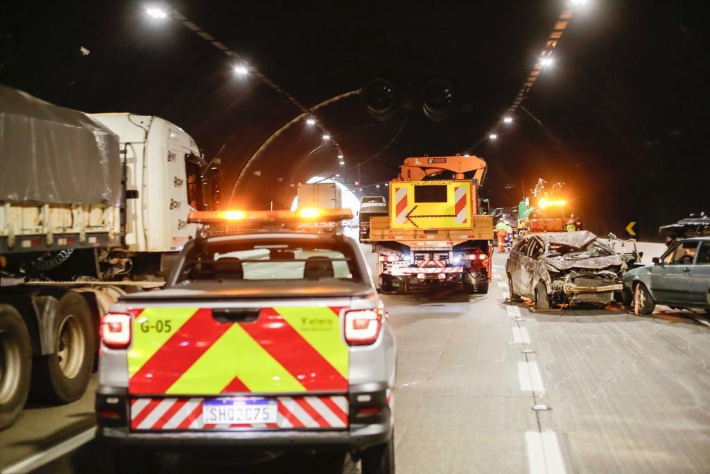 Concessionária realiza simulado de acidente com motociclista na Régis Bittencourt