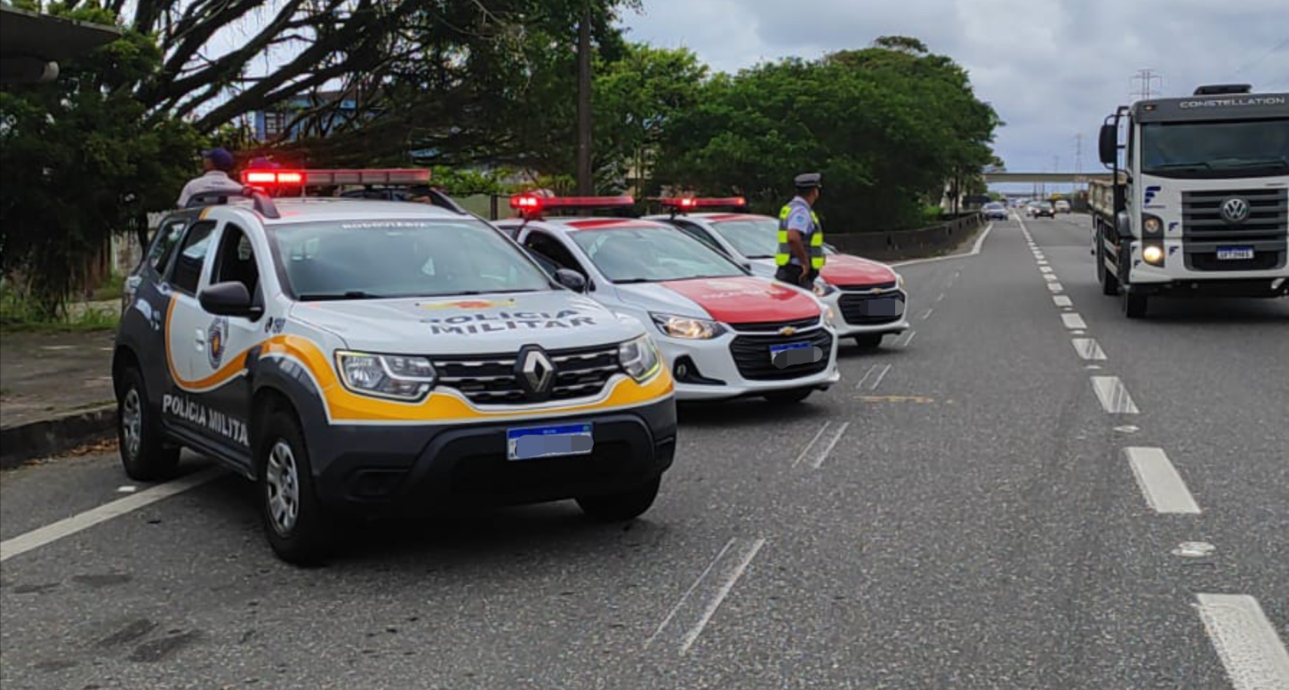 PM Rodoviária realiza Operação Fecha Quartel e registra prisões e autuações no litoral paulista