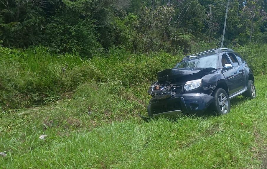 Colisão traseira na rodovia estadual deixa uma pessoa ferida em Iguape/SP