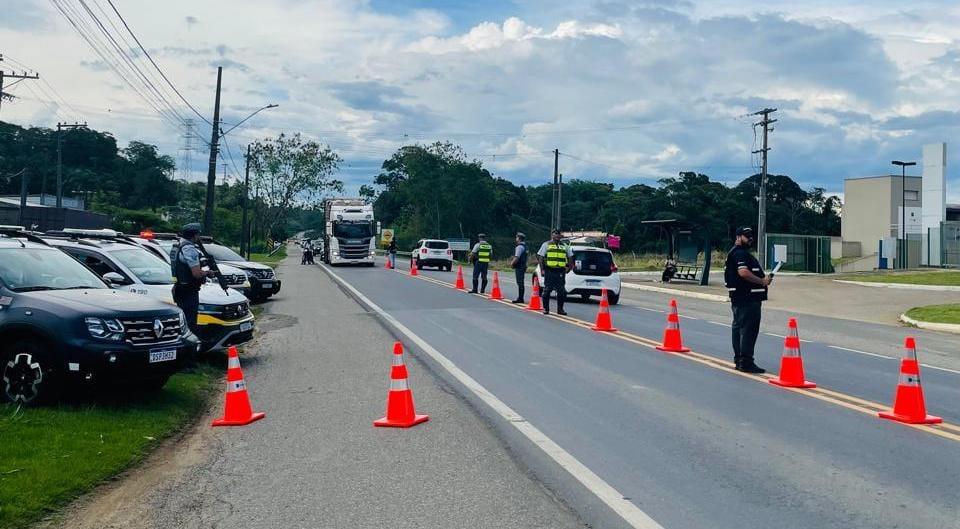 PM Rodoviária prende motorista por embriaguez durante Operação Direção Segura no Vale do Ribeira