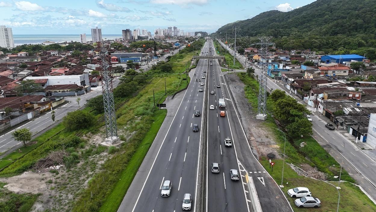 Rodovias do Litoral e Mogi-Bertioga recebem 2,5 milhões de veículos no fim de ano