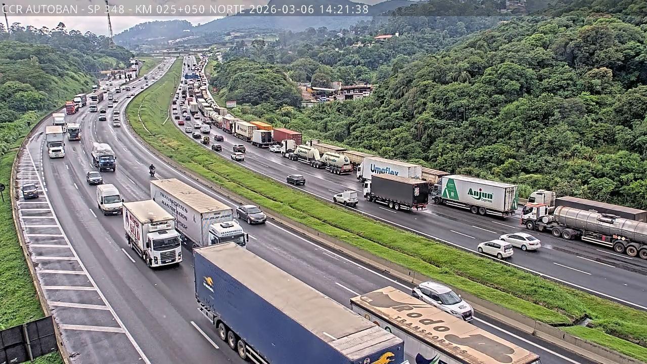 Engavetamento no Rodoanel e falha em pedágio travam rodovias rumo à Capital