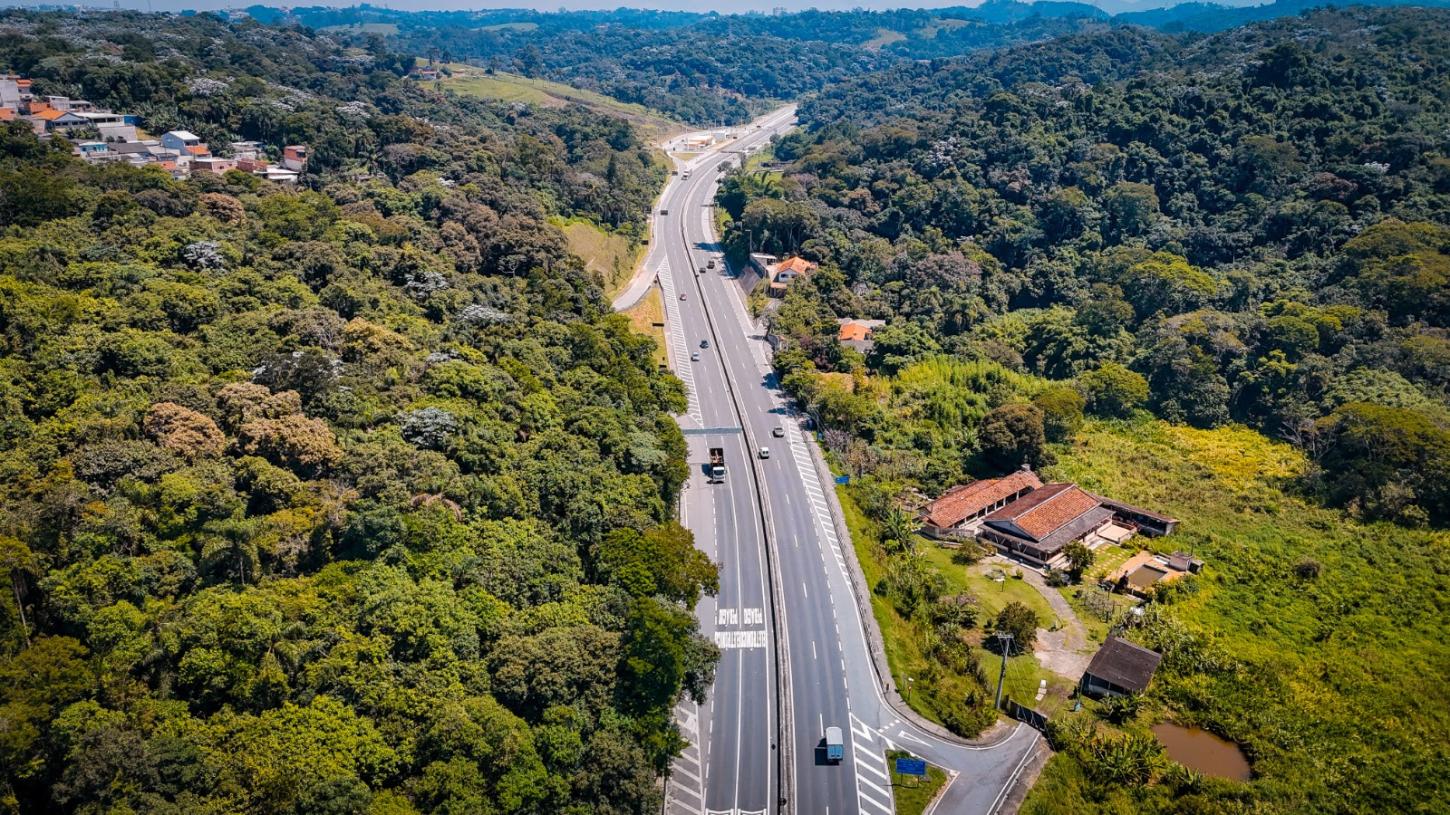 Concessionária Novo Litoral projeta 1,3 milhão de veículos nas rodovias durante a Páscoa