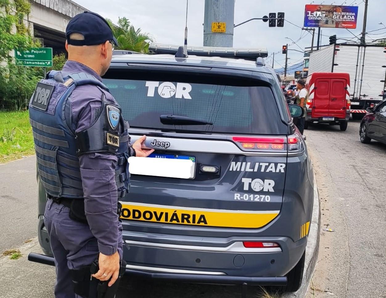 Polícia Rodoviária prende na SP-055 envolvido em roubo de arma de policial