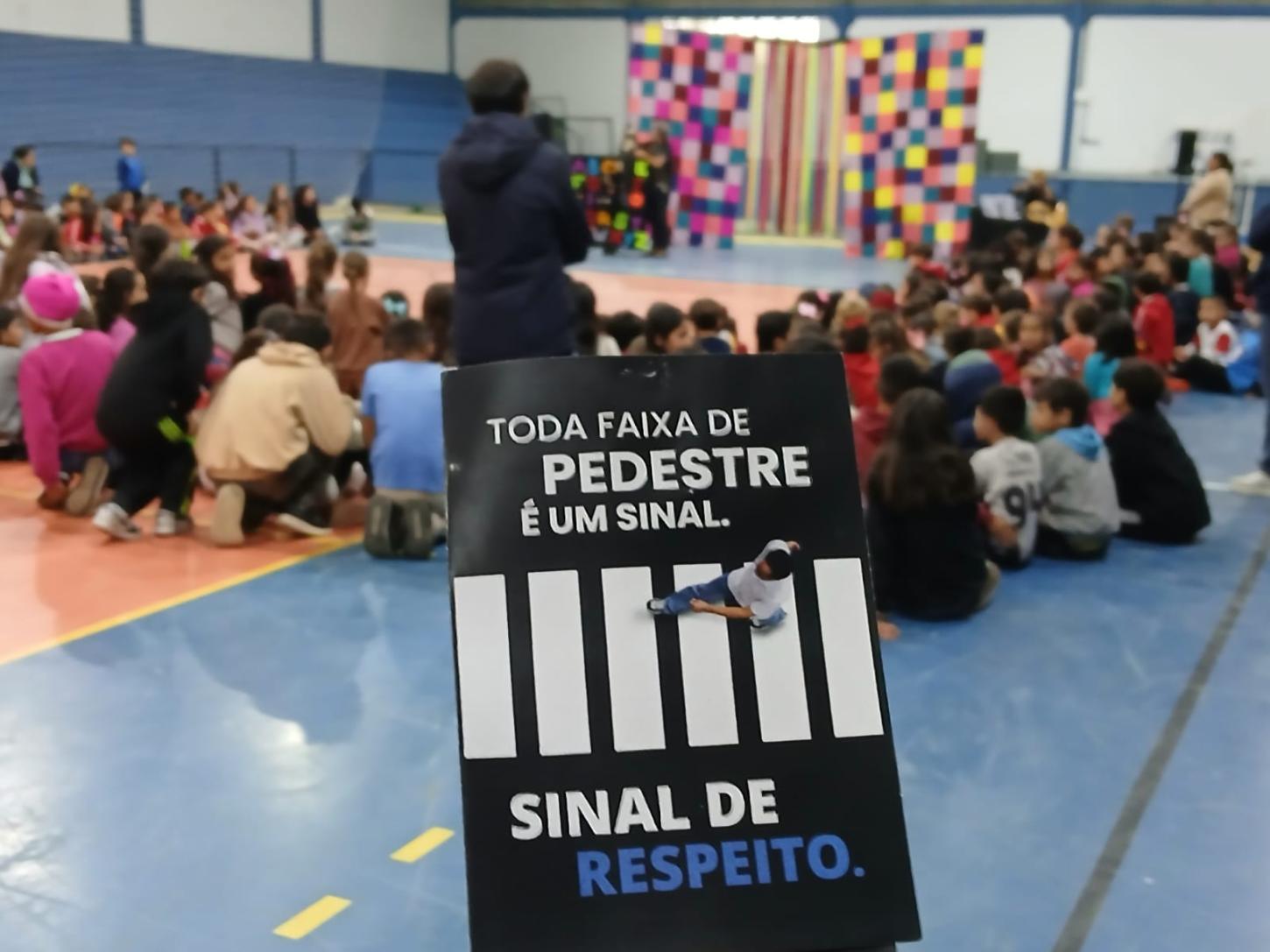 Ações educativas do Maio Amarelo orientam mais de 550 estudantes no Vale do Ribeira