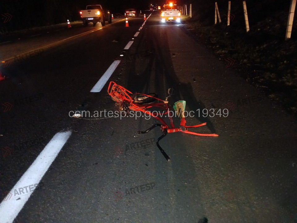 Ciclista morre em acidente na Rodovia Padre Manoel da Nóbrega, em Pedro de Toledo