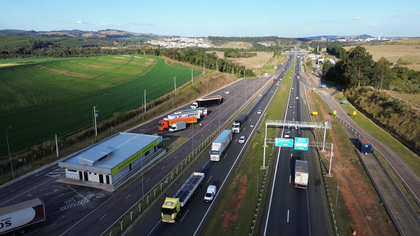Parada Legal oferece serviços de saúde e bem-estar para caminhoneiros em Itatiba