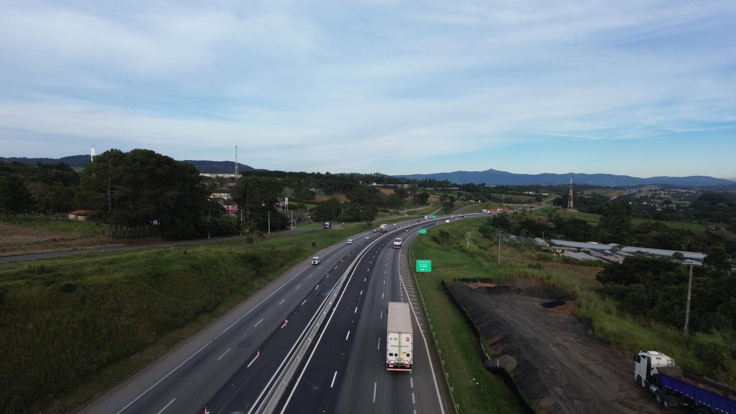 Rodovia D. Pedro I ganha novo trecho com terceira faixa em Atibaia