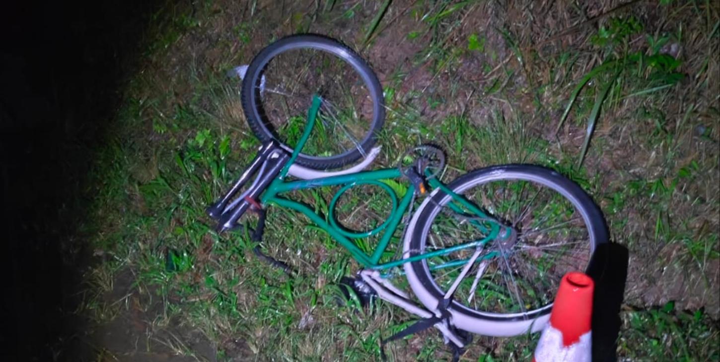 Colisão traseira entre moto e bicicleta deixa ciclista gravemente ferido em Eldorado