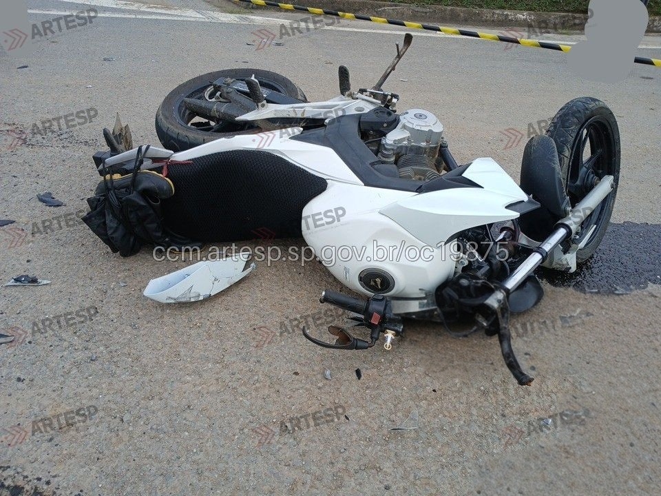 Motociclista morre em colisão na Rodovia Padre Manoel da Nóbrega, em Itariri/SP