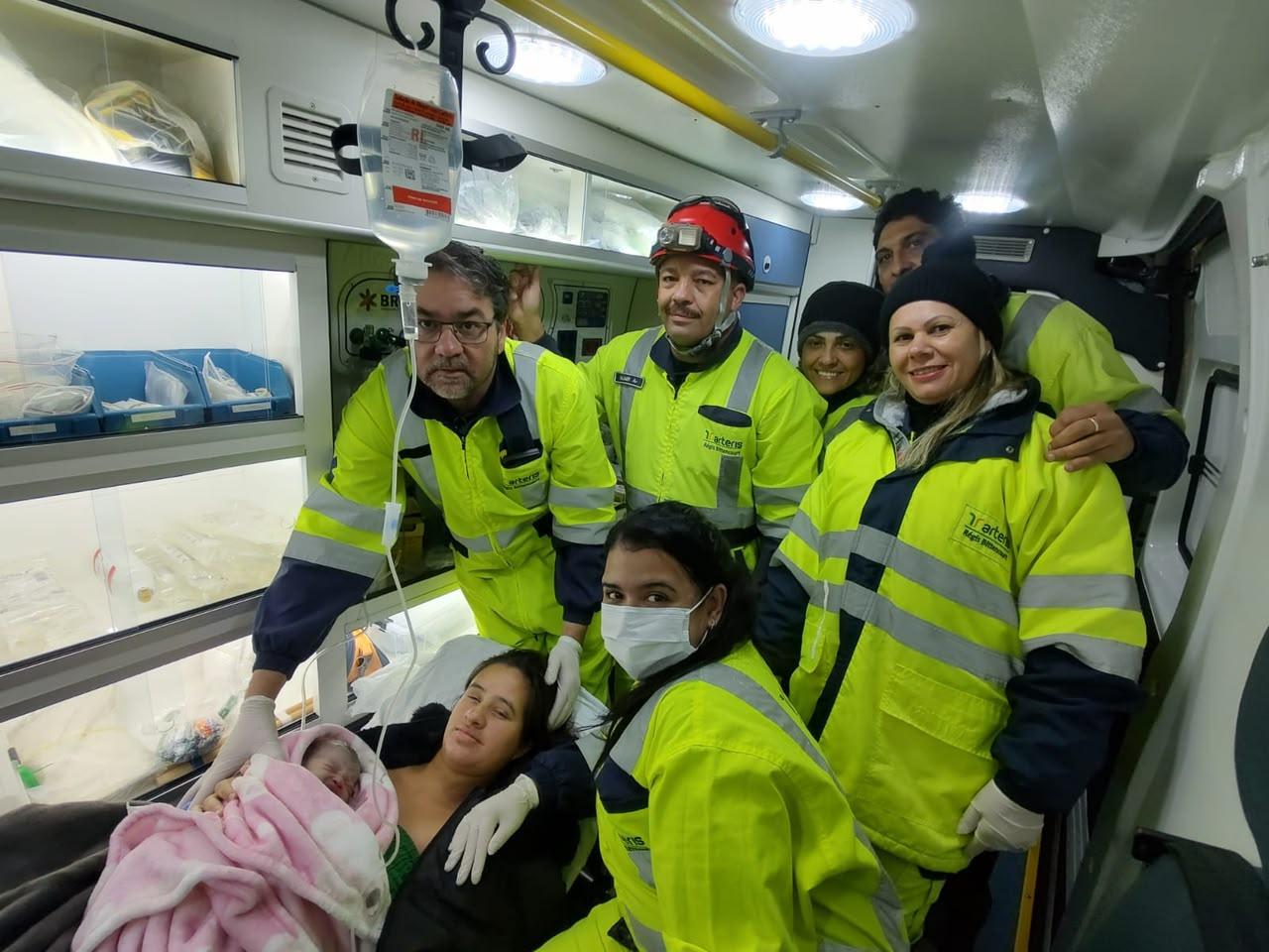 Bebê nasce dentro de ambulância da Arteris Régis Bittencourt durante atendimento na BR-116