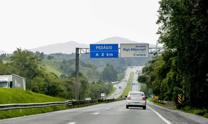 ANTT aprova reajuste de pedágios nas rodovias Fernão Dias e Régis Bittencourt