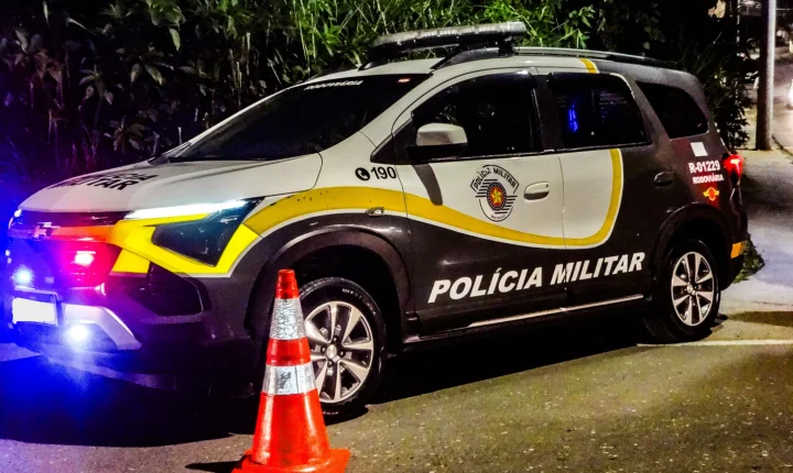 Colisão frontal deixa feridos na Rodovia Ivo Zanella, em Pariquera-Açu