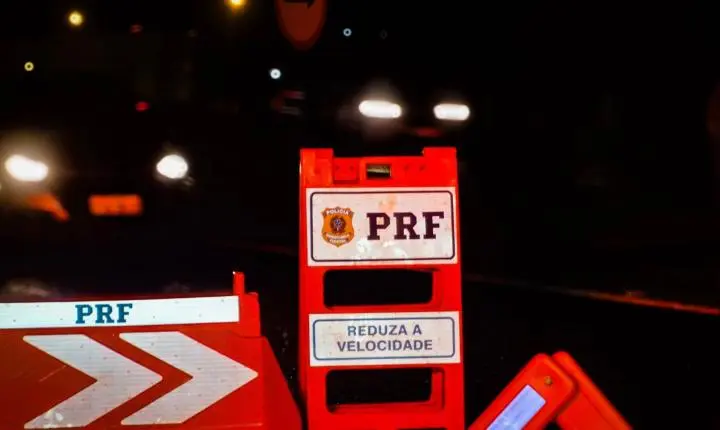 Operação conjunta aborda centenas de veículos na Rodovia Régis Bittencourt, em Registro/SP