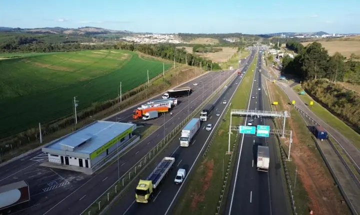 Parada Legal oferece serviços de saúde e bem-estar para caminhoneiros em Itatiba