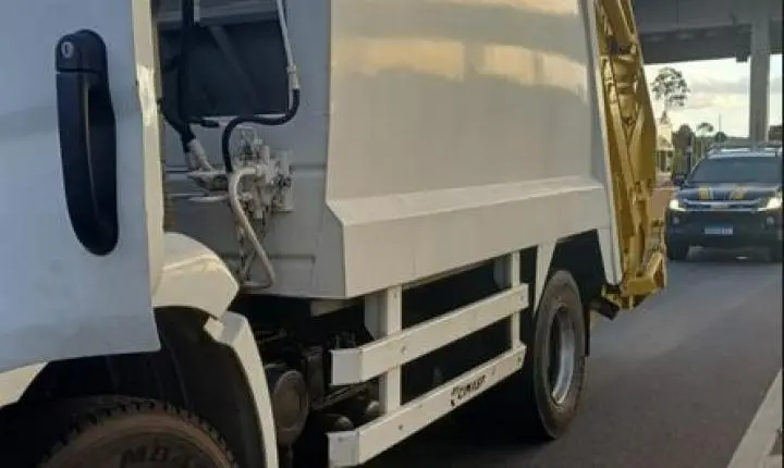 PRF apreende caminhão de lixo com queixa de estelionato na Fernão Dias